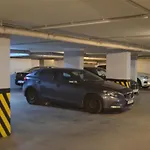 Flat At The Edge Of The Center + Parking