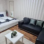 Elegant Apartment In The Hearth Of Budapest