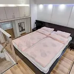Baross Deluxe
