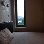 Imádnivaló medencés hotellakás szaunával.