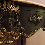 Spacious Royal Opera Apartment