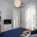 Cute Riverside Apartment With Unique Danube View Balcony