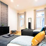 Downtown Quentin Apartment By Anna