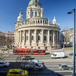 Basilica And Castle View Luxury Suite, Free Parking Reservation Needed