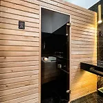St Stephen Luxury Suit with Jacuzzi&Sauna