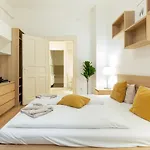 A4-6 Aulich Apartment