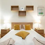 A4-6 Aulich Apartment