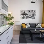 Bpr White Peony - 2 Bdr Central Home