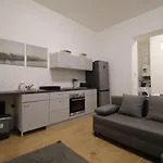 New Guest House B in Király Street 106