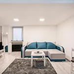 Artistic Home Apartment
