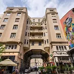 Bpr Chic Gem In The Heart Of The City