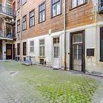Artistic Home Apartment