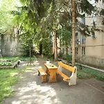 Castle Courtyard Hideaway