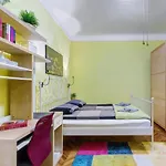 Margaret Apartment