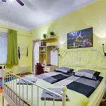 Margaret Apartment