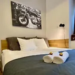 B20 Apartment