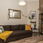 Cozy Nest In The Heart Of Budapest