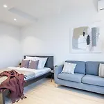 Two Bedroom Home In Jewish Quarter