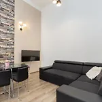 D78 Dohany Apartment