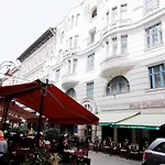 Pop Up Hostels - Downtown