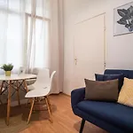Very Central 1-Br Apt With Patio