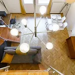 Central Loft-Style Flat Next To Danube