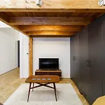 Central Loft-Style Flat Next To Danube