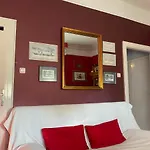 Lonyay Street Apartment