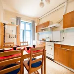 Heroes Square & City Park Thermals Apartment
