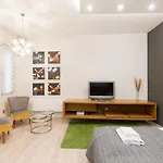 Retro Budapest Dream Suite Near The Danube
