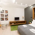 Retro Budapest Dream Suite Near The Danube
