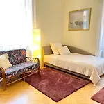Central Vintage Residency - Balcony & Ac