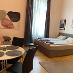 Stylish Apartment by the Vígszínház Theater