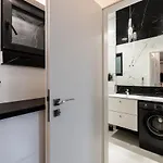 Quiet Very Central & Stylish Apt