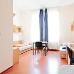 Pop Up Hostels - Downtown