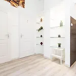 Leda\'S Apartment Next To The Danube And Fashion Street