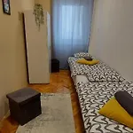K21 Party Apartment Hotel With Inhouse Ruin Pub