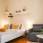 Your Home In Budapest: Cozy, Central & Silent