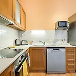 Central Premier Apartment