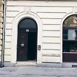 W&B Elegant Apartment Near The Zsinagogak