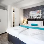Hotel Mika Downtown