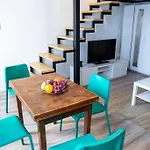 Studio Apartment Next To Famous Party House A38