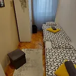 K21 Party Apartment Hotel With Inhouse Ruin Pub