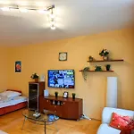 MODERN CONDO IN HEART Of DOWNTOWN BP w BALCONY