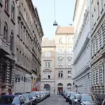 Your Lovely Home In The Heart Of Budapest
