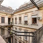Elizabeth Boulevard Apartment