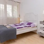 Aurora Main Street Apartment