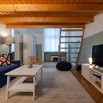 Cosy Apartment In Central District.