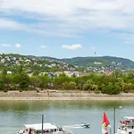 Danube-View Premium Apartment @ Margarate Island