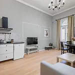 Venus Apartments - Akacfa I
